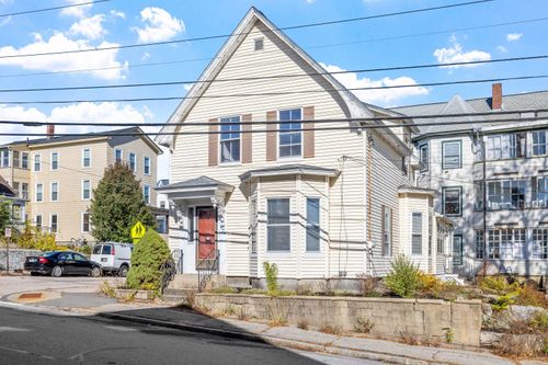 79 Putnam St, Manchester, NH, 03102-3948 | Card Image