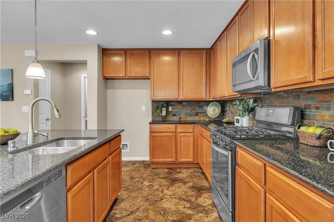 2376 Via Firenze, Townhouse with 3 bedrooms, 3 bathrooms and null parking in Henderson NV | Image 14