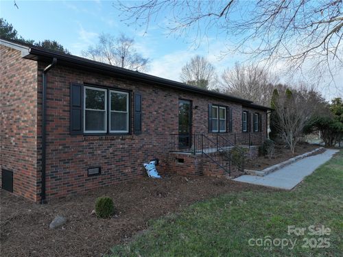 451 James Farm Rd, Statesville, NC, 28625-2770 | Card Image