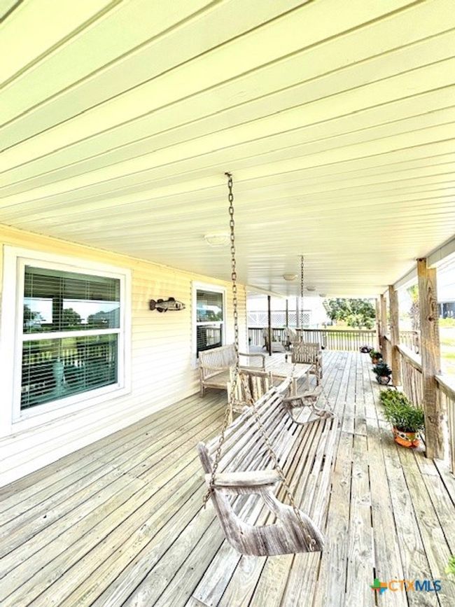 604 W Maple St, House other with 5 bedrooms, 3 bathrooms and null parking in Port O Connor TX | Image 36