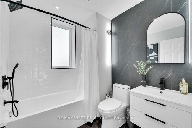 206 Howard Park Ave, House other with 5 bedrooms, 4 bathrooms and null parking in Toronto ON | Image 32