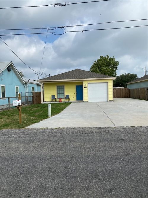706 Military Dr, Corpus Christi, TX, 78418-4227 | Card Image