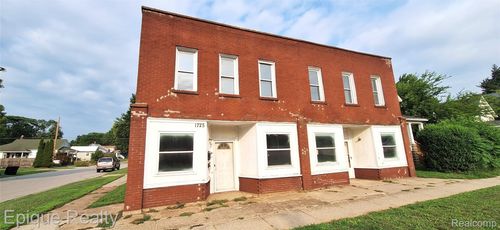 1725 10th St, Port Huron, MI, 48060-6204 | Card Image