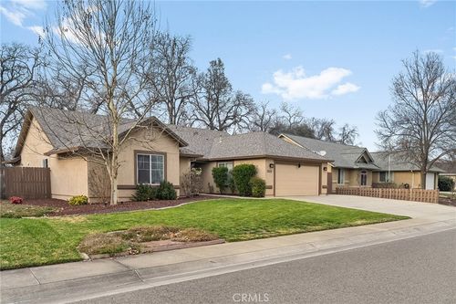 7420 Platinum Way, Redding, CA, 96001-5363 | Card Image