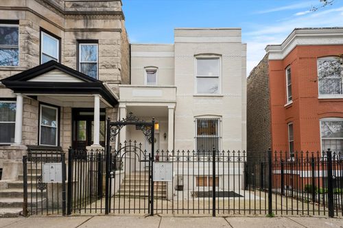 3333 W Pierce Ave, Chicago, IL, 60651-3282 | Card Image