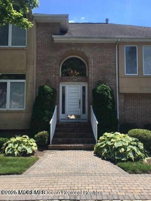 166 La Quinta Ct, Holmdel, NJ, 07733-2536 | Card Image