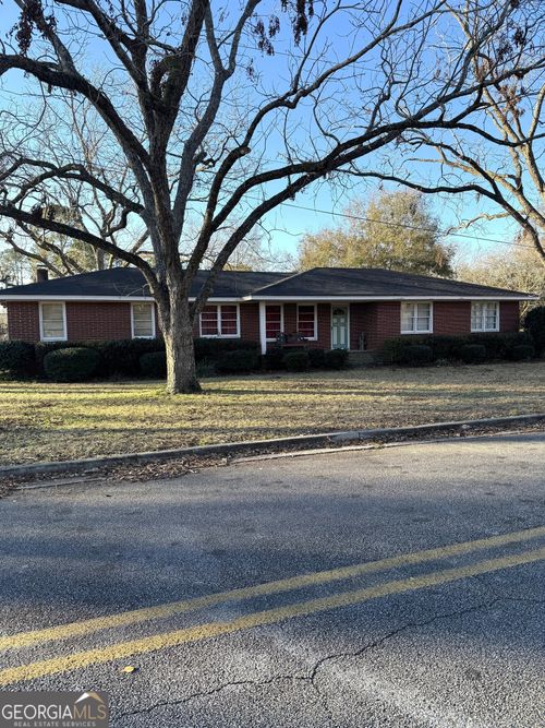 606 Park Ave, Claxton, GA, 30417-1830 | Card Image