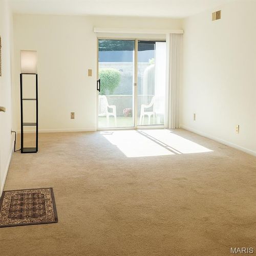 apt-c-1239 Creve Coeur Crossing Ln, Chesterfield, MO, 63017-9740 | Card Image