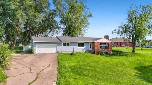 1708 W Cherry St, Vermillion, SD, 57069-1064 | Card Image