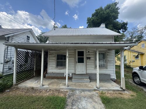 210 Turner St, Pulaski, TN, 38478-2440 | Card Image