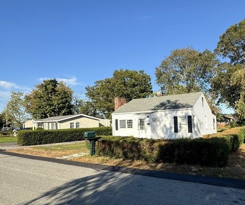 5 Lucie Ave, East Freetown, MA, 02717-1207 | Card Image