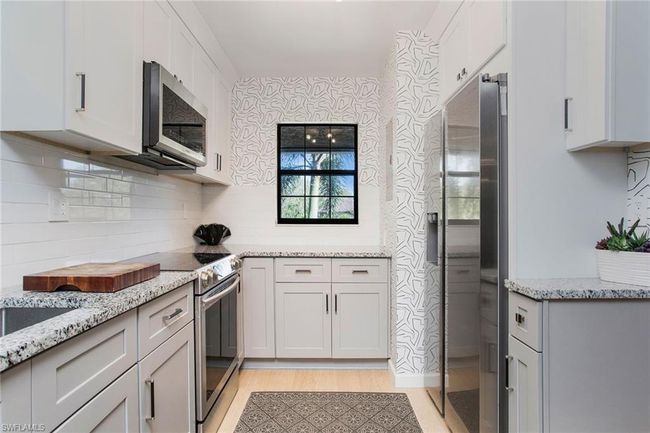 L201 - 5238 Treetops Dr, Condo with 2 bedrooms, 2 bathrooms and null parking in NAPLES FL | Image 11