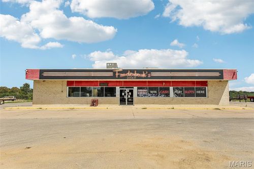 402 W Johnson St, Pocahontas, IL, 62275-3023 | Card Image
