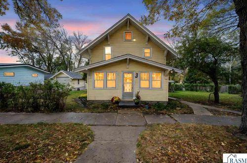 103 N Henry St, Elmore, MN, 56027-1006 | Card Image