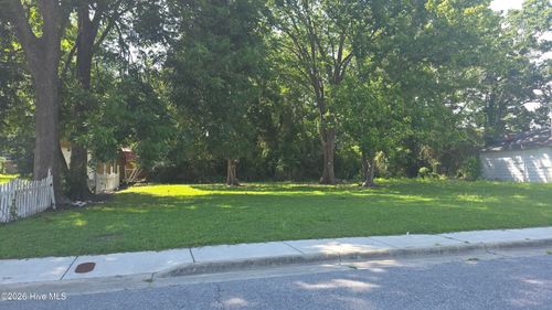 76-420 N Respess St, Washington, NC, 27889-4938 | Card Image