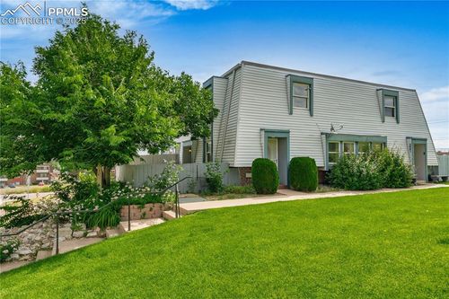 3043 E Fountain Blvd, Colorado Springs, CO, 80910-2200 | Card Image
