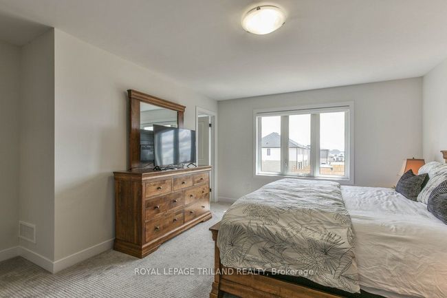 6713 Hayward Dr, House attached with 3 bedrooms, 3 bathrooms and 1 parking in London ON | Image 21