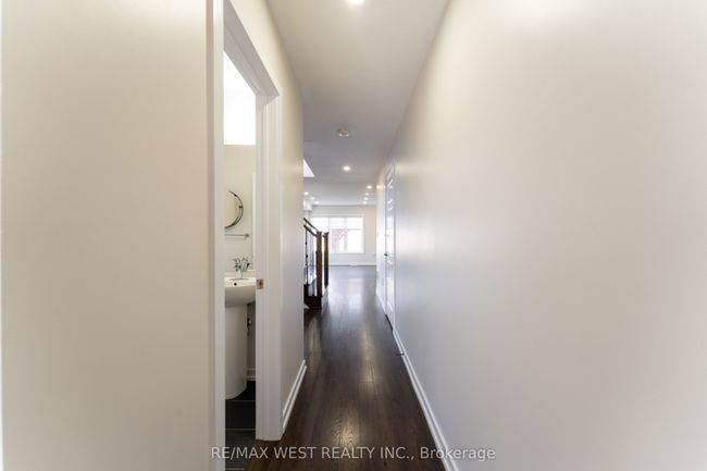 2 Scarletwood St, House attached with 3 bedrooms, 3 bathrooms and 1 parking in Stoney Creek ON | Image 6