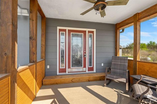 3673 Stewart Farm Rd, House other with 6 bedrooms, 4 bathrooms and null parking in Wamego KS | Image 6
