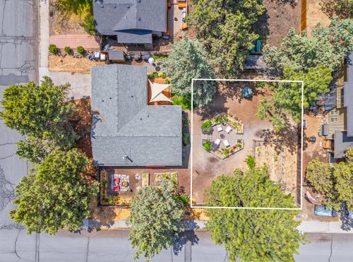 623 Se Roosevelt Ave, Bend, OR, 97702-1698 | Card Image