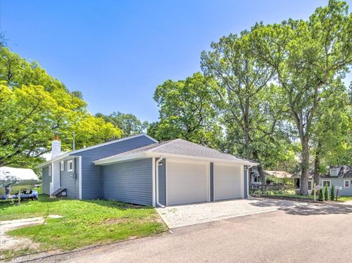 28069 N Lake Dr, Wauconda, IL, 60084-1223 | Card Image