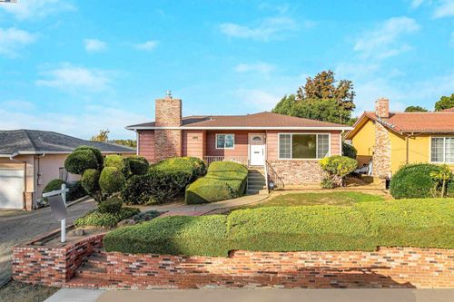 2746 East Ave, Fairview, CA, 94541-5640 | Card Image