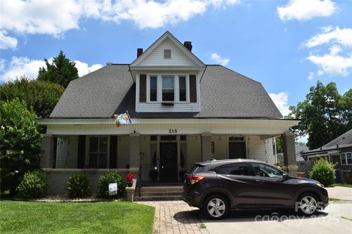 318 N Laurel St, Lincolnton, NC, 28092-2912 | Card Image