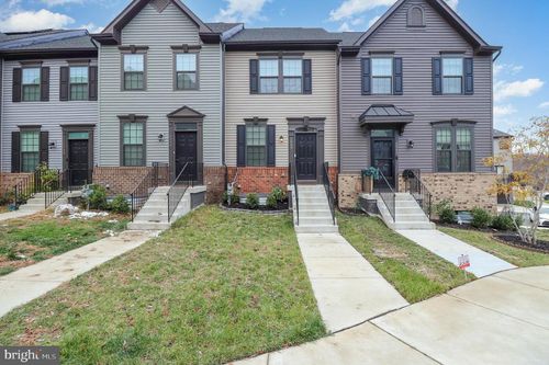 2042 Track Cir, FREDERICKSBURG, VA, 22401-6126 | Card Image