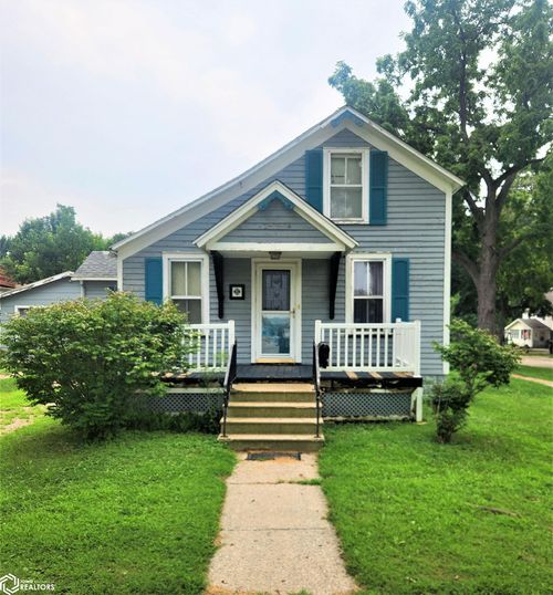 8 E Mcgregor St, Algona, IA, 50511-2622 | Card Image