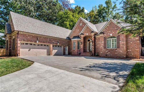 5204 Cedarwood Creek Dr, Winston-Salem, NC, 27104-5028 | Card Image