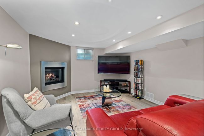 2140 Blue Jay Cres, House other with 2 bedrooms, 2 bathrooms and 3 parking in Gloucester ON | Image 19