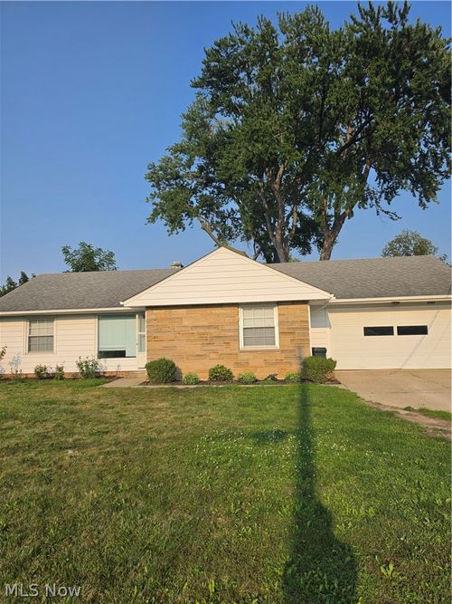 2909 Westmoor Rd, Rocky River, OH, 44116-3551 | Card Image