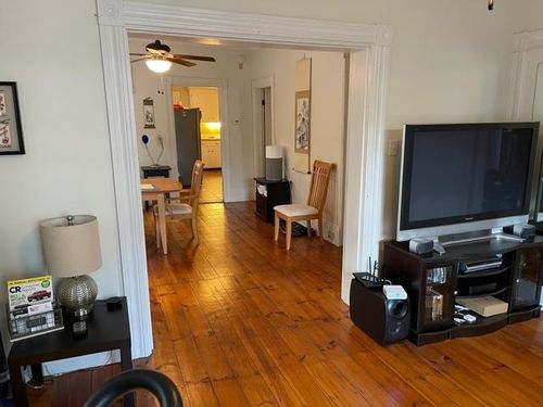 240 Sagamore St, Manchester, NH, 03104-3305 | Card Image
