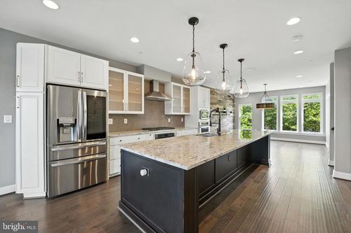 42391 Willow Creek Way, BRAMBLETON, VA, 20148-4881 | Card Image