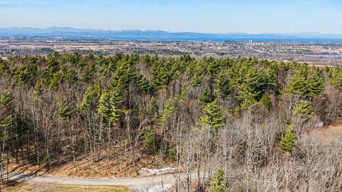 98 Snowdrift Lane, Williston, VT, 05495 | Card Image