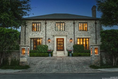 20 Thornhurst, San Antonio, TX, 78218-6033 | Card Image