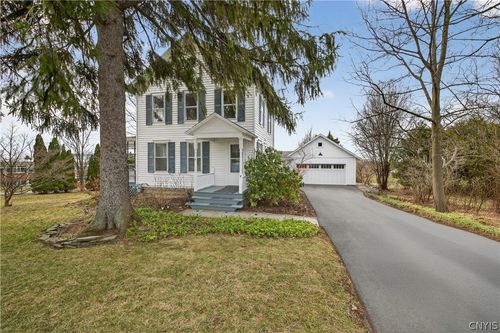 37 East St, Skaneateles, NY, 13152-9405 | Card Image