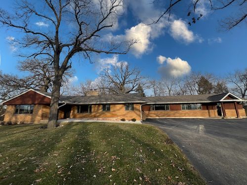 1700 S Eastwood Dr, Woodstock, IL, 60098-4657 | Card Image