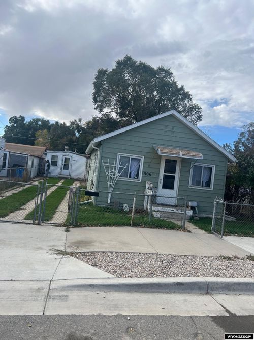 506 W State St, Rawlins, WY, 82301-6155 | Card Image