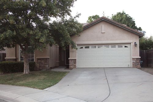 2887 San Niccolo Dr, Yuba City, CA, 95993-9146 | Card Image