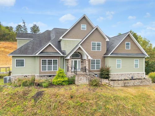 54 Whispering Pines Dr, Trenton, GA, 30752-4695 | Card Image