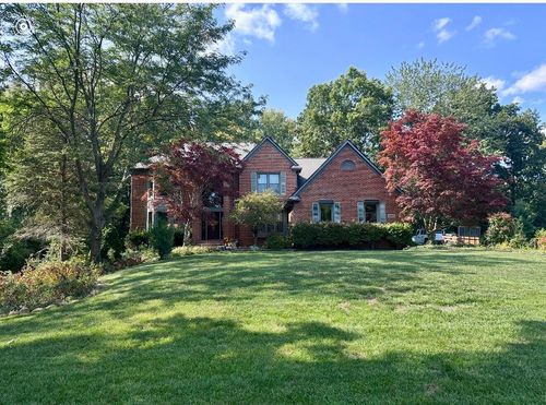 12091 Pembrooke Cir, South Lyon, MI, 48178-8537 | Card Image