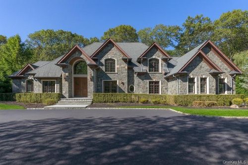 11 Victorian Ln, Glen Head, NY, 11545-3322 | Card Image