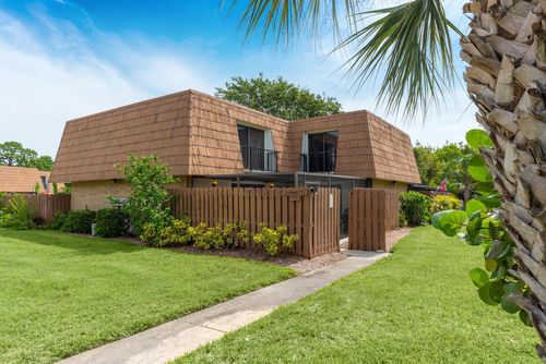 525-5962 Se Riverboat Dr, Stuart, FL, 34997-1515 | Card Image