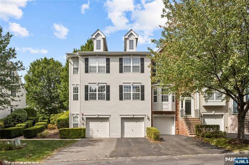 595 Hartford Dr, Nutley, NJ, 07110-3948 | Card Image