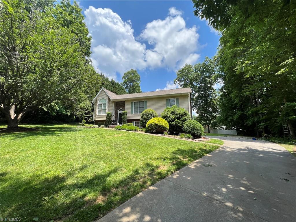 Pine Brook Pl, Wilkesboro, NC 28697