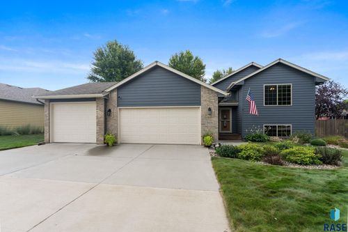2105 E 62nd St Street, Sioux Falls, SD, 57108 | Card Image