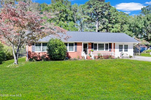 1768 John Small Ave, Washington, NC, 27889-7387 | Card Image