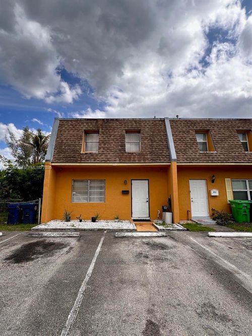 233-5950 Nw 25th Pl, Sunrise, FL, 33313-2227 | Card Image