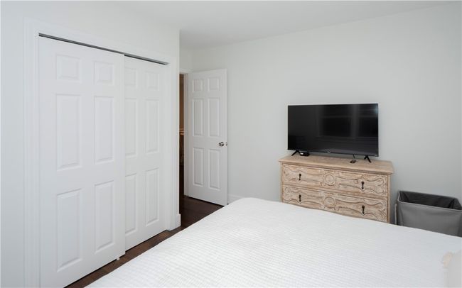 1560 W Main Rd, Home with 3 bedrooms, 1 bathrooms and 4 parking in Middletown RI | Image 31